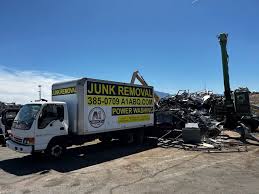 Best Retail Junk Removal  in Hinckley, IL